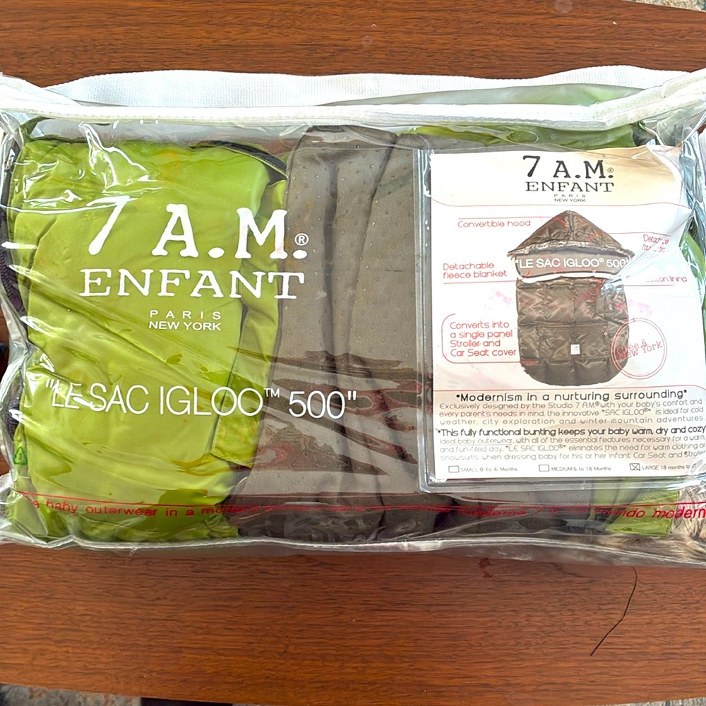 7AM Enfant Le Sac Igloo Stroller Insert Large (18M to 3T). Unisex, like new.